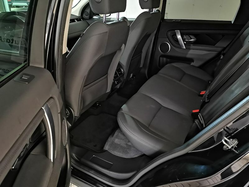 Land Rover Discovery Sport (2021) 4X4 LED NAVI TAŽNÉ REZERVACE - fotka 13 z 24