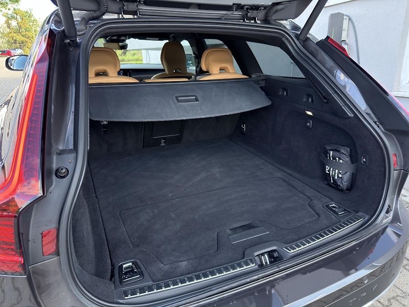Volvo V90 CrossCountry B5 AWD //POLESTAR - fotka 16 z 45