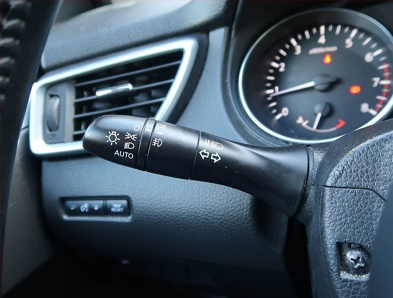 Nissan Qashqai (2018) 1.2 DIG-T, Navi, Tempomat - fotka 19 z 26