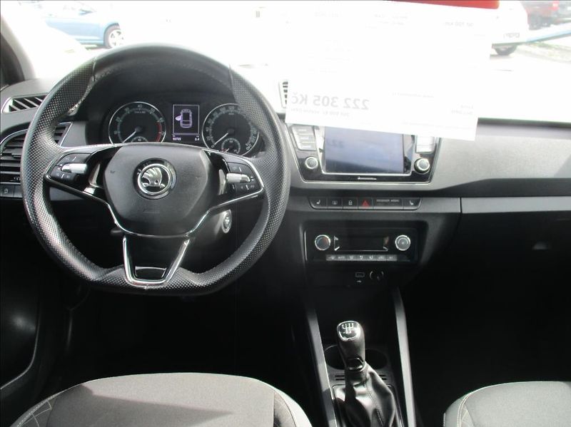 Škoda Fabia 1,0 TSI Black, servis,1.maj,CZ - fotka 17 z 39
