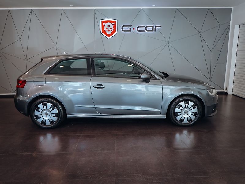 Audi A3 1.6TDI 85kW - fotka 4 z 32