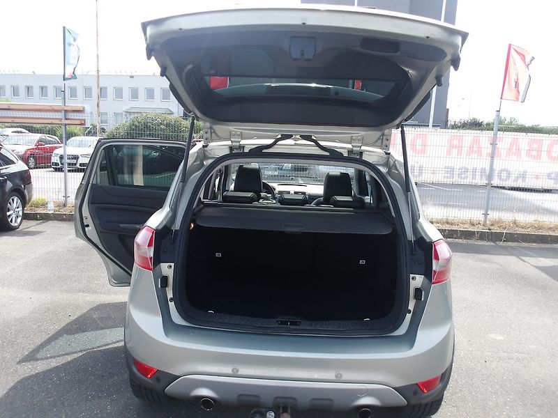 Ford Kuga 2,0TDCi 100 kW ! TITANIUM ! - fotka 27 z 29