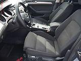 Volkswagen Passat (2015) 2.0TDi, AC, LED, park.asist - náhled 9