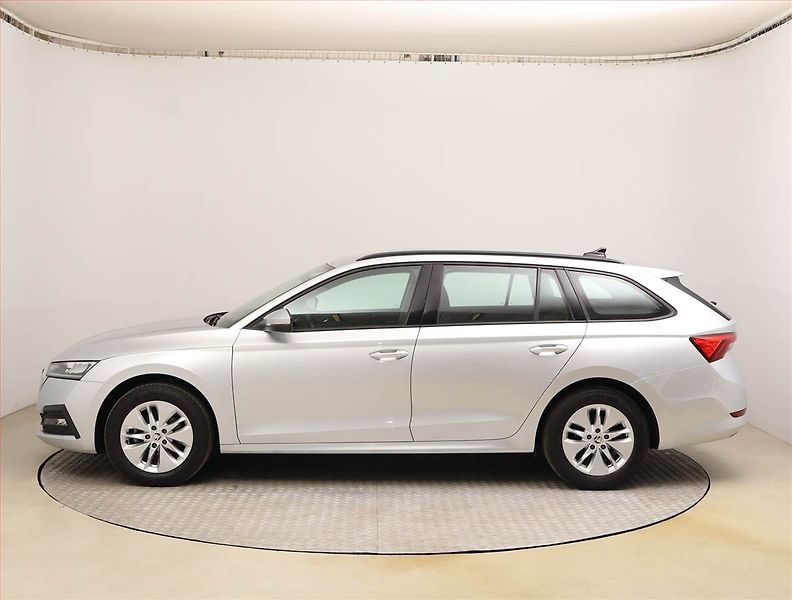 Škoda Octavia (2023) Ambition 2.0 TDI, ČR,1.maj - fotka 3 z 24