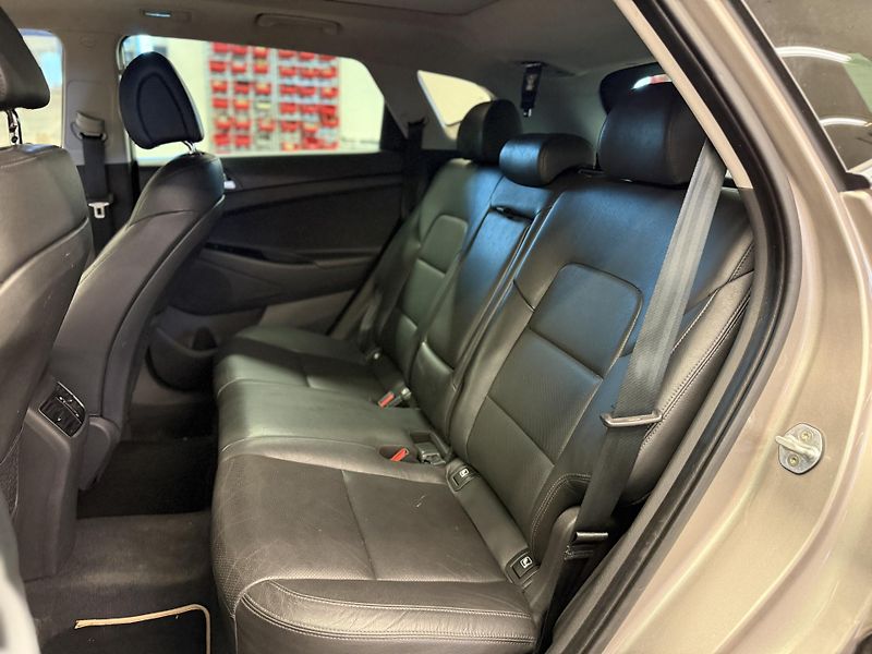 Hyundai Tucson 1.7 CRDi 104 kW - fotka 19 z 19