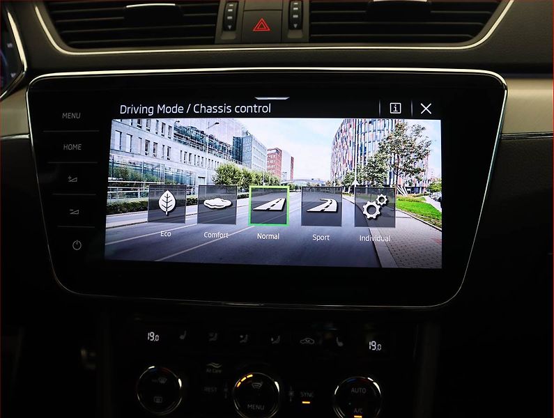 Škoda Superb (2022) 2.0 TDI - fotka 18 z 27