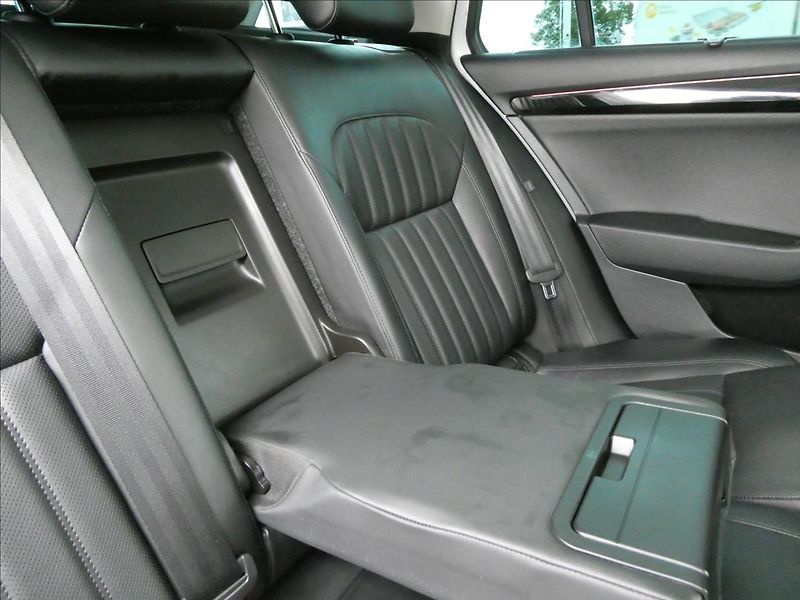 Škoda Superb 2,0 TDI 140kW 4x4 DSG Laurin&K - fotka 35 z 56