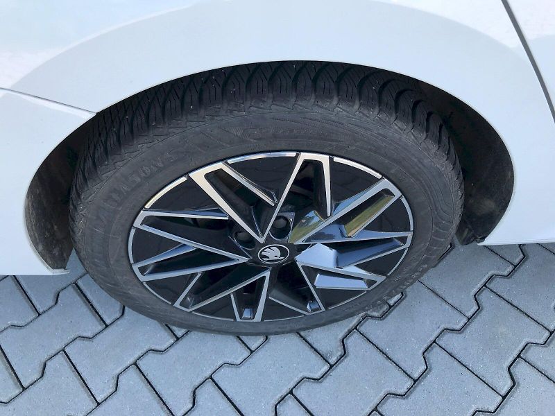 Škoda Octavia (2025) COM SELEC TS 110/1.5 M6F - fotka 13 z 28