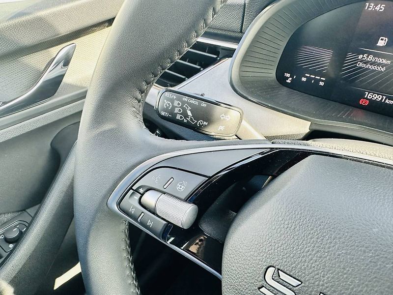 Škoda Kamiq Top Selection 1,0 TSI 85kW MT6 - fotka 10 z 29