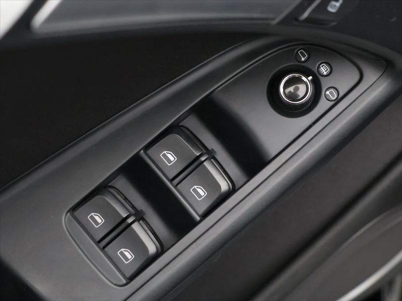 Audi A5 3,0 TDI 176kW quattro S-line - fotka 23 z 41