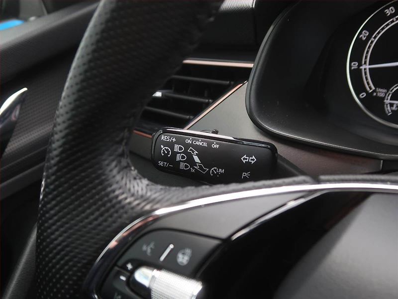 Škoda Kamiq (2023) Style 1.0 TSI, Serv.kniha - fotka 16 z 16