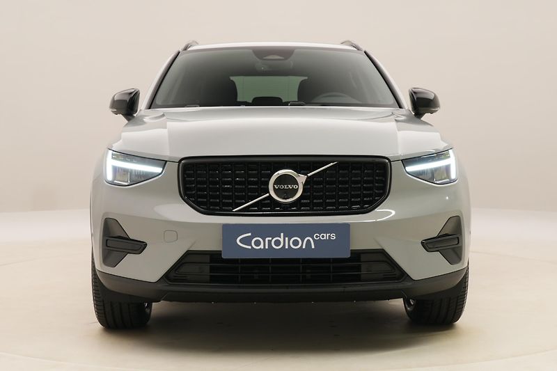 Volvo XC40 (2026) B3 AUT DARK PLUS - fotka 15 z 60