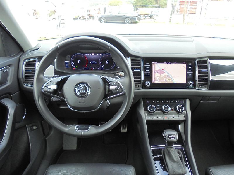 Škoda Kodiaq (2023) 2.0 TDI NAVI 4x4 DSG L&K ČR - fotka 10 z 14