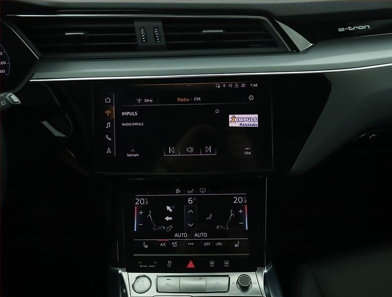 Audi e-tron (2019) 50 quattro, SoH 88% - fotka 12 z 21