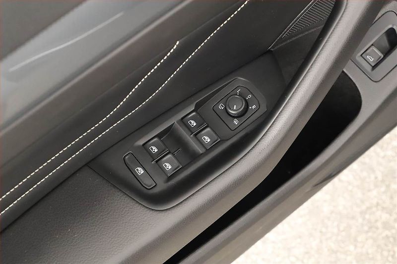 Volkswagen Passat (2020) R-Line 2.0 TDI - fotka 19 z 19