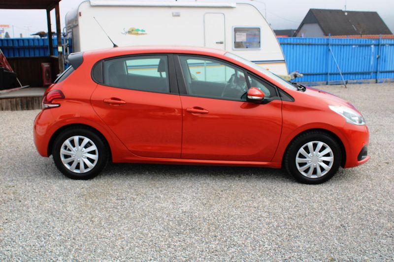 Peugeot 208 (2016) 1,6HDI KLIMA EL.OKNA ESP PC - fotka 8 z 15
