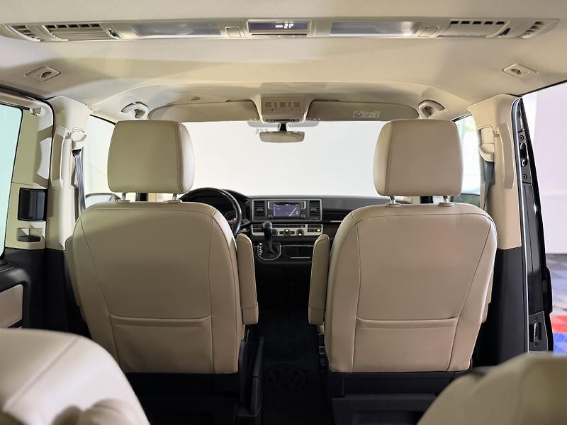 Volkswagen Multivan 2.0 TDI 4Motion Highline - fotka 21 z 43