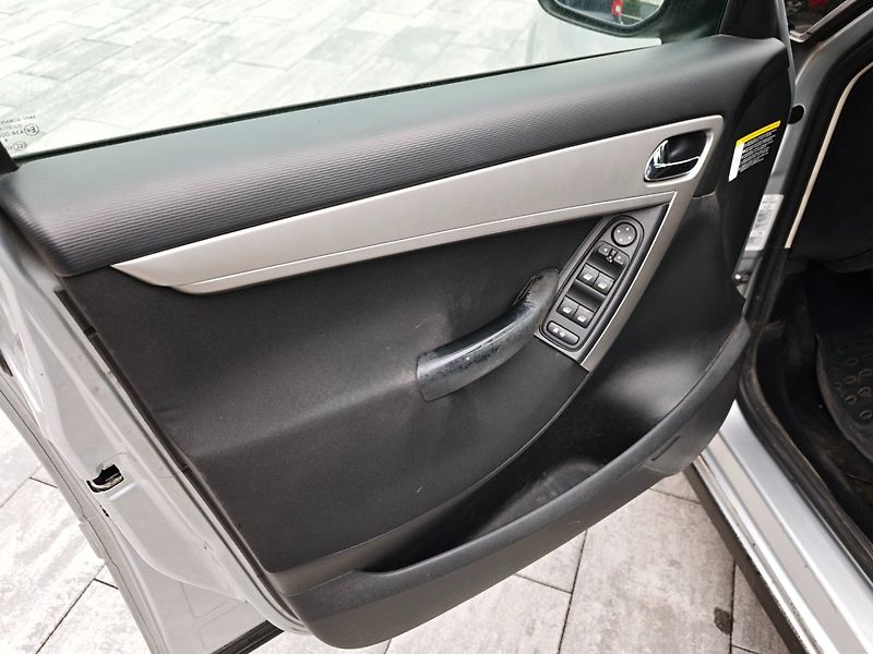 Citroën Grand C4 Picasso (2009) 1,6 TDI 80 KW 7Míst - fotka 22 z 32