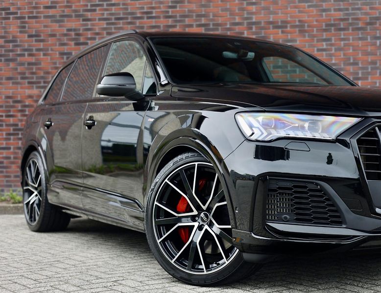 Audi Q7 (2022) 60 TFSIe Quattro Competition - fotka 3 z 42