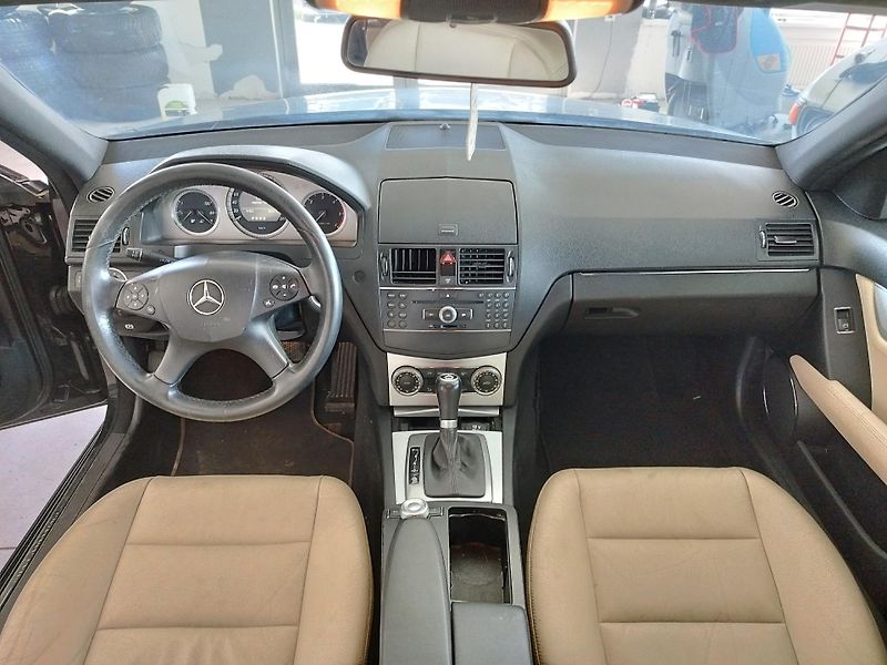 Mercedes-Benz Třídy C (2008) 320CDI,191KW,4MATIC,NAVI,ALU - fotka 18 z 27