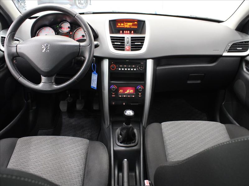 Peugeot 207 1,6 VTi 88kW Panorama 168tkm. - fotka 8 z 18