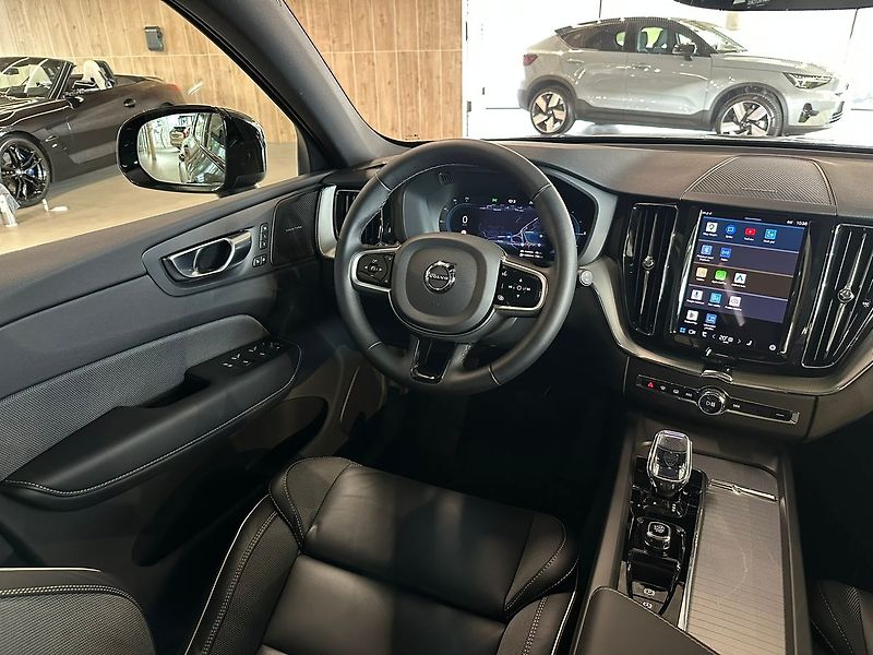 Volvo XC60 T8 PLUS Black Edition, 360°,HK - fotka 33 z 34