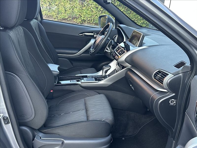 Mitsubishi Eclipse Cross 1,5 Turbo 163PS  Connect+ A/T - fotka 16 z 54