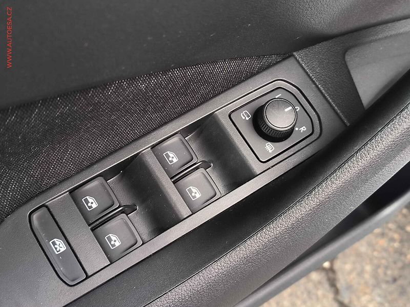Škoda Kamiq (2024) 1.0TSi, 1.maj,ČR, DSG, LED - fotka 27 z 29