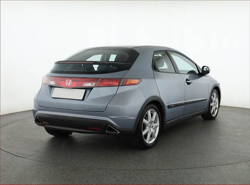 Honda Civic (2008) 1.8 i, po STK, pěkný stav - fotka 5 z 18
