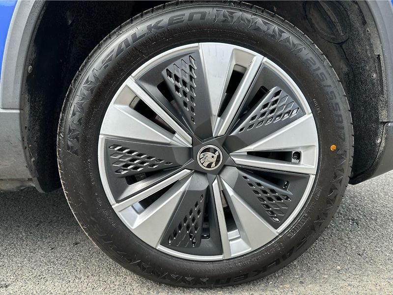 Škoda Karoq Ambiente  TDi 85/2.0 A7F - fotka 16 z 23