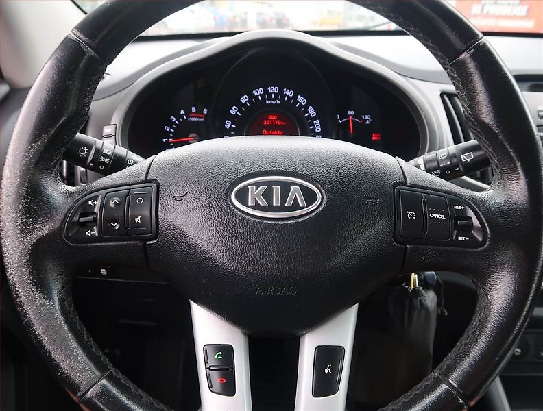 Kia Sportage (2011) 1.7 CRDi, Tempomat - fotka 15 z 18