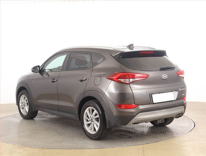Hyundai Tucson (2018) 1.6 T-GDI, 4X4, Serv.kniha - fotka 4 z 18