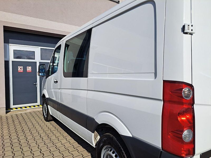 Volkswagen Crafter (2014) 2.0 TDI, 7 míst - fotka 13 z 31