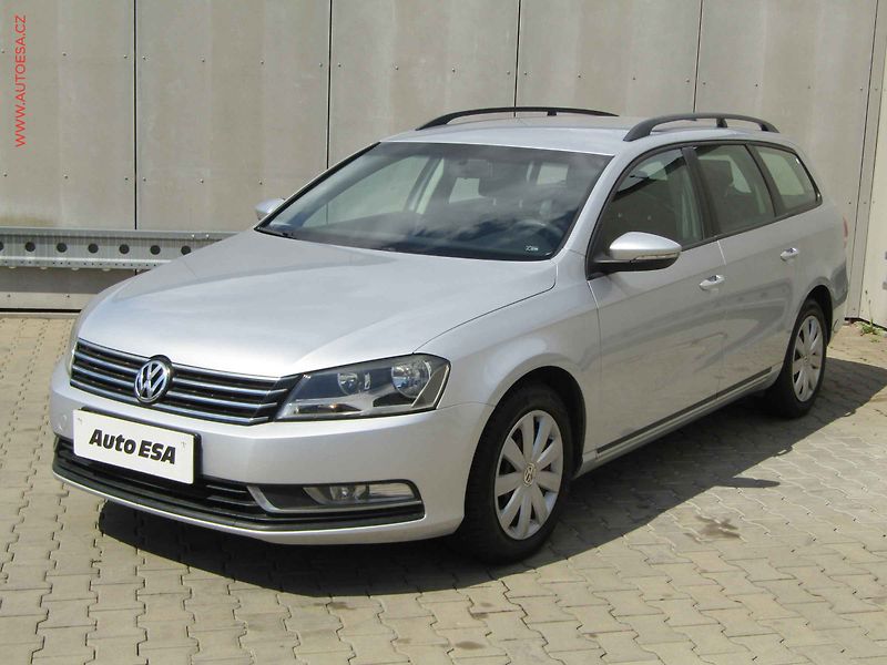 Volkswagen Passat (2011) 1.6 TDi, AC, tempo, park - fotka 3 z 17