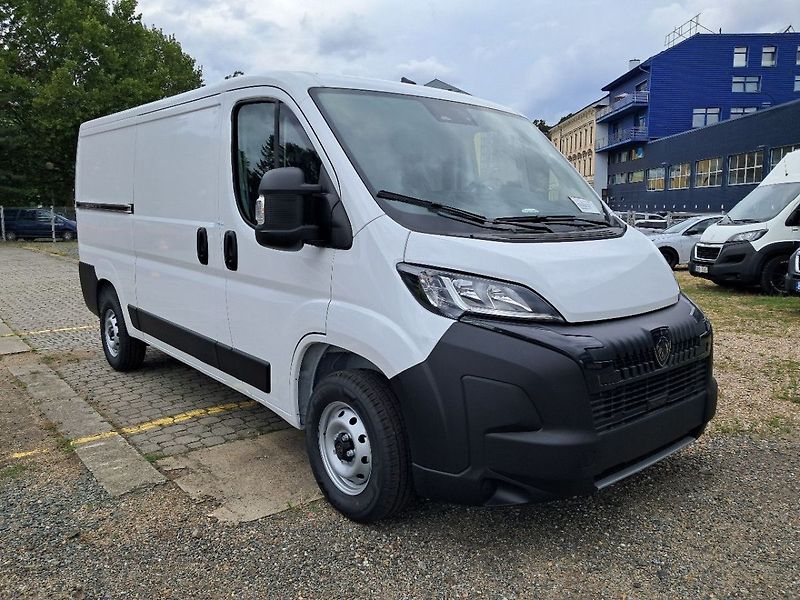 Peugeot Boxer Furgon 3000 L2H1 BlueHDi 120k - fotka 3 z 10