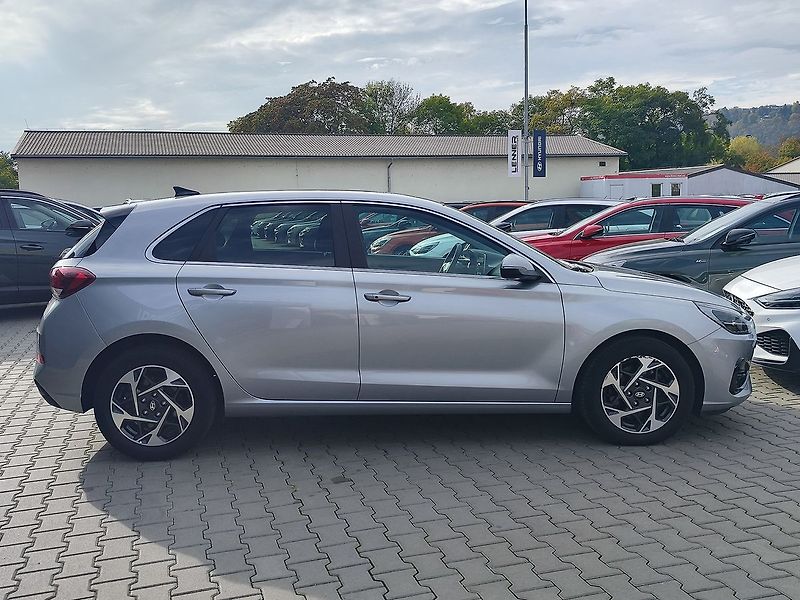 Hyundai i30 1.5 T-GDI/103kW Style DCT - fotka 4 z 34