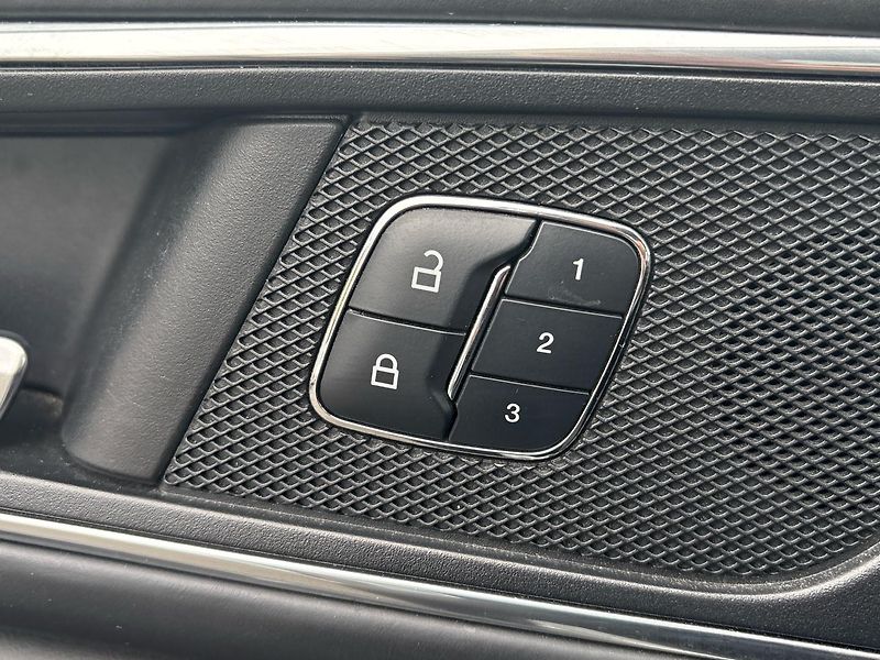 Ford S-MAX (2016) Vignale 154kW - fotka 17 z 30