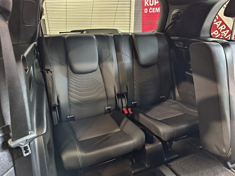 Mercedes-Benz GLB 220 d 140kW, A/T, 7 MÍST, DPH  - fotka 12 z 27