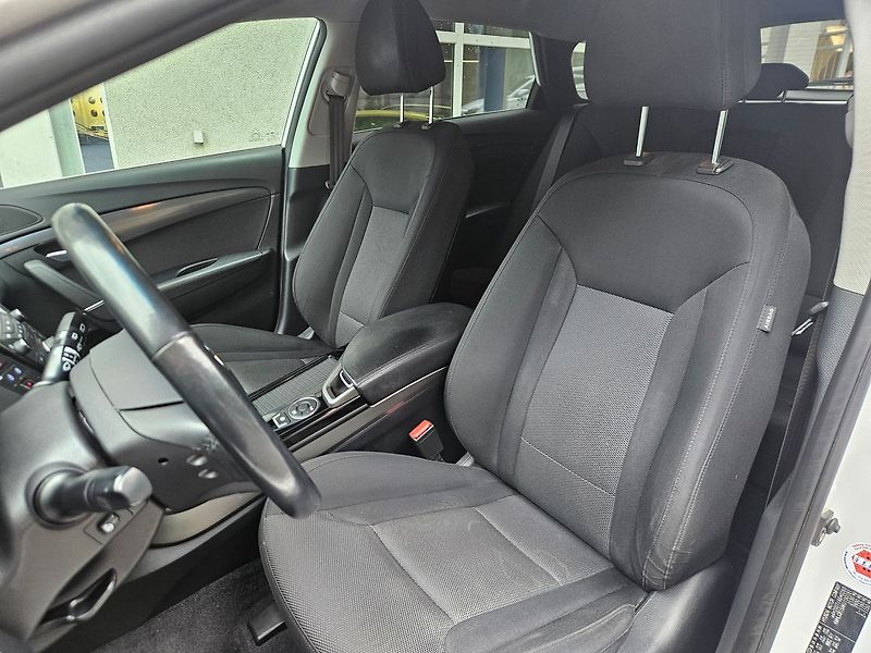 Hyundai i40 1.6 CRDi Succes Winter, 1.maj. - fotka 12 z 28