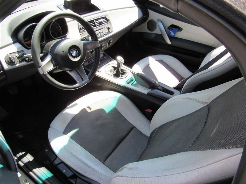 BMW Z4 2,5 i 141kW Manuál - fotka 17 z 39
