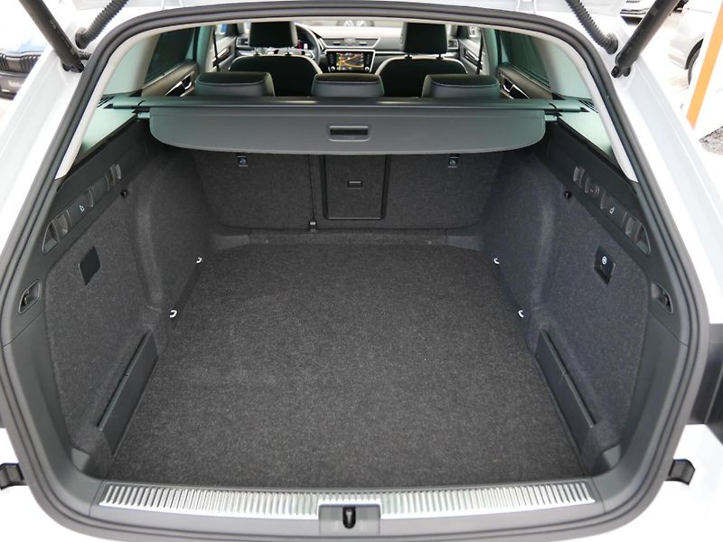 Škoda Superb - fotka 21 z 25