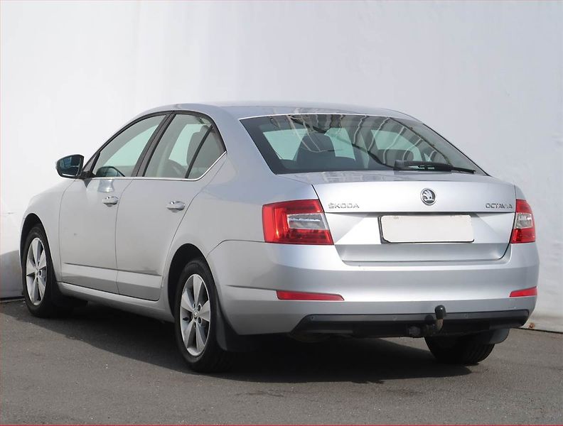 Škoda Octavia (2014) Elegance 2.0 TDI, Tempomat - fotka 4 z 16