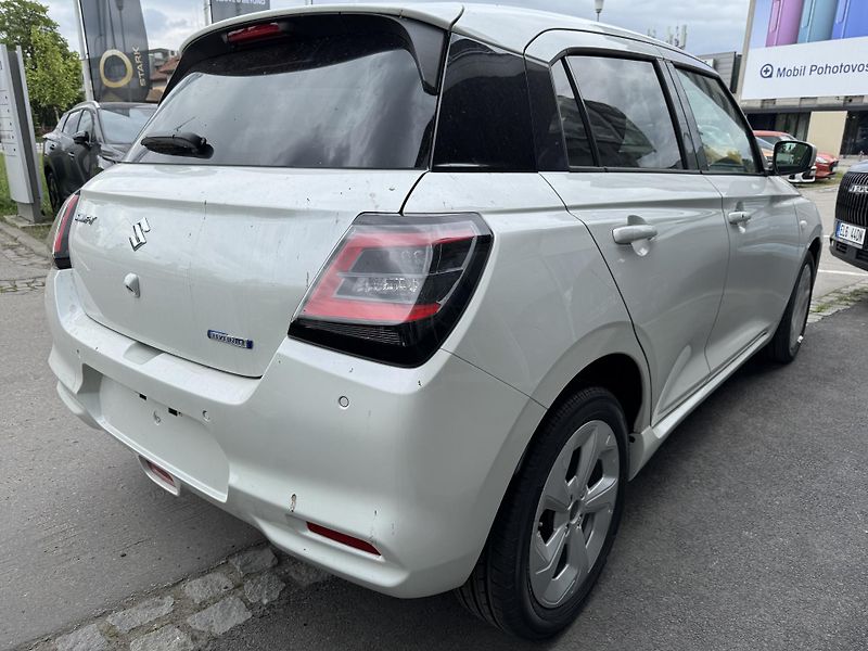 Suzuki Swift (2026) 1,2 Premium CVT Hybrid - fotka 3 z 6