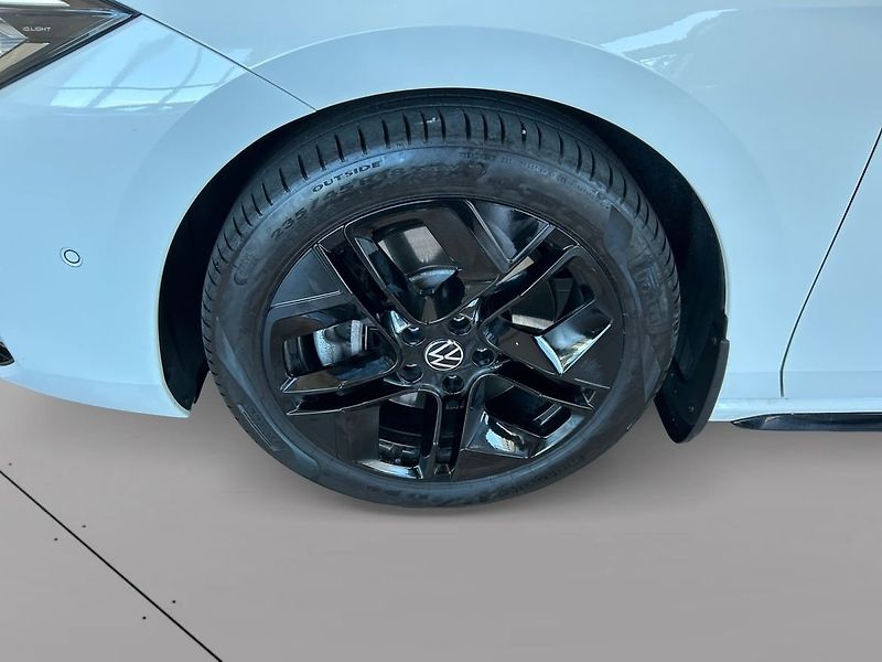 Volkswagen Passat TDI 4M R-Line NezTop Matrix Ta - fotka 4 z 19