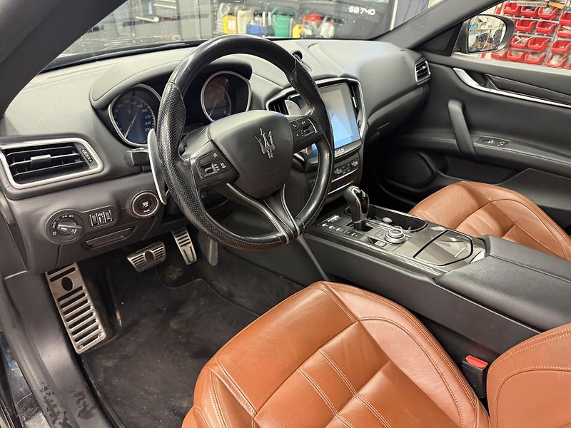 Maserati Ghibli 3.0L 184 kW - fotka 8 z 19