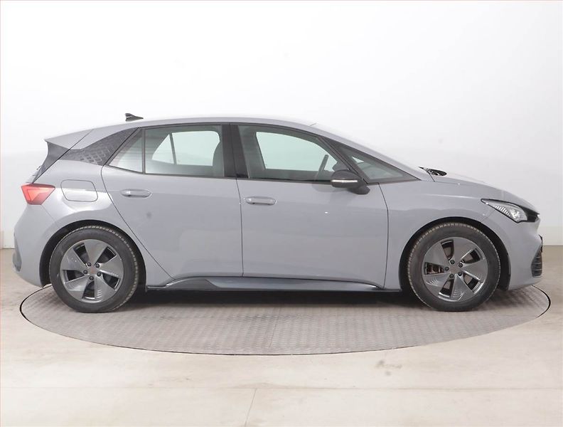 Cupra Born (2023) 58, SoH 89% - fotka 6 z 17