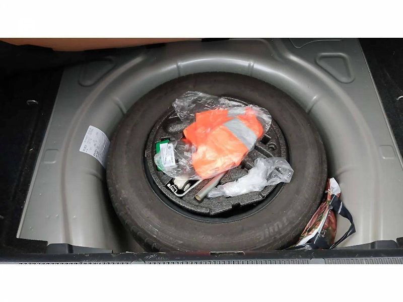 Škoda Octavia Tour 1.6MPI MT5 - fotka 29 z 33