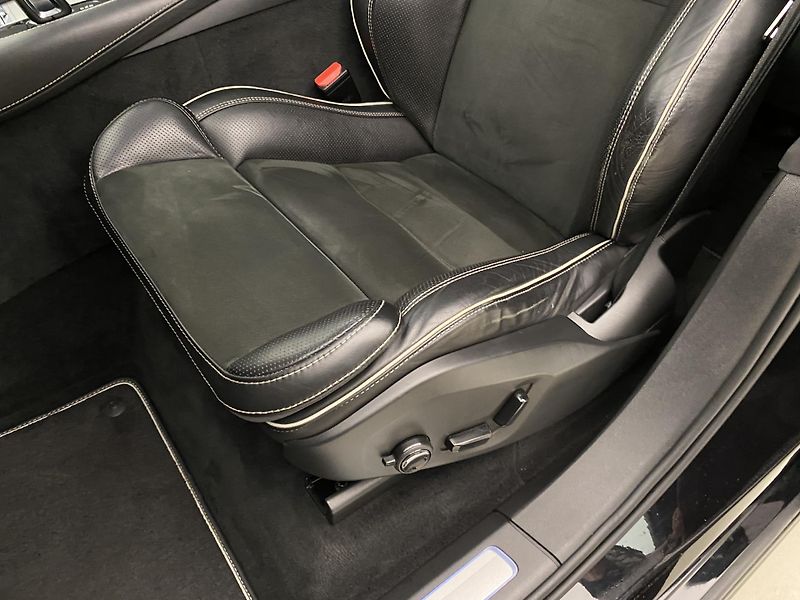 Volvo XC90 B5 AWD R-DESIGN REZERVACE - fotka 24 z 47