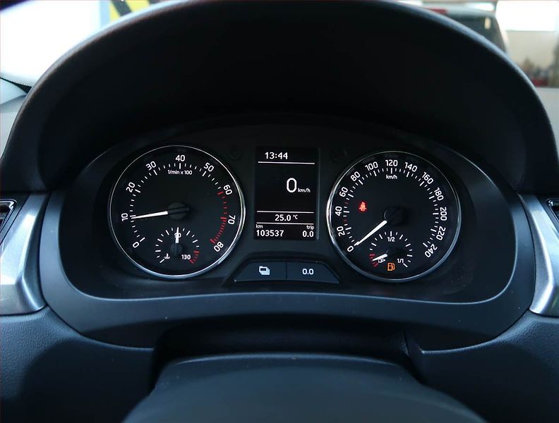 Škoda Rapid (2015) Ambition 1.2 TSI, Serv.kniha - fotka 11 z 16