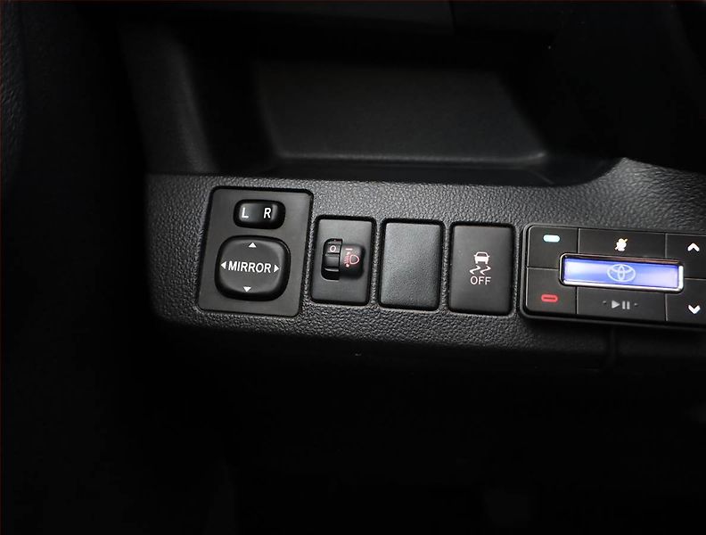 Subaru Trezia (2011) 1.4 D-4D, Serv.kniha, po STK - fotka 12 z 15